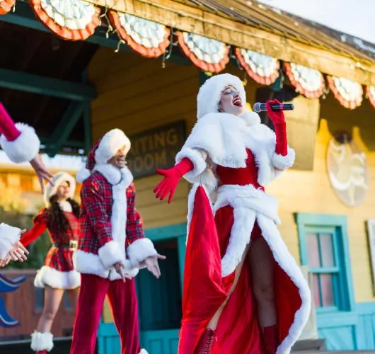 Espectáculo Christmas Time en el Saloon del Far West