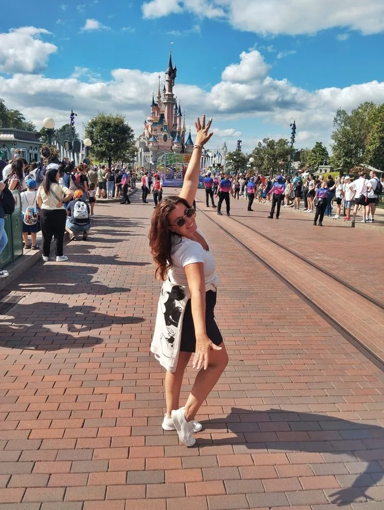 Lau, especialista en Disneyland Paris, en Main Street